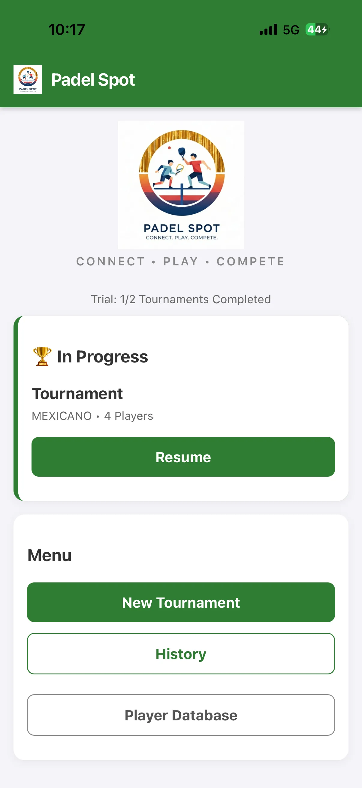 Padel Spot home screen with an in-progress Mexicano tournament and options to start a tournament, view history, or open the player database
